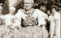 Batizovská žena v kroji -  foto reprodukcia